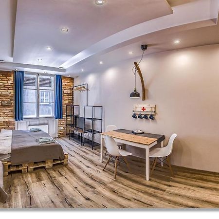 Downtown Boutique Suite Boedapest Buitenkant foto