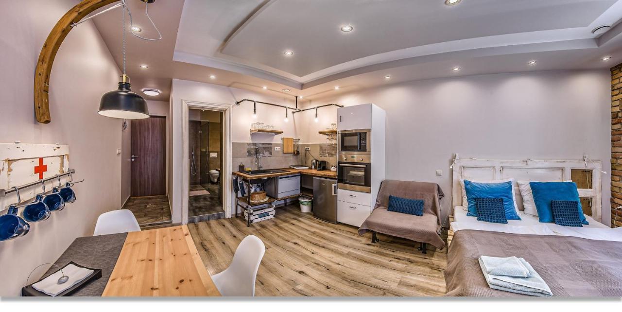 Downtown Boutique Suite Boedapest Buitenkant foto