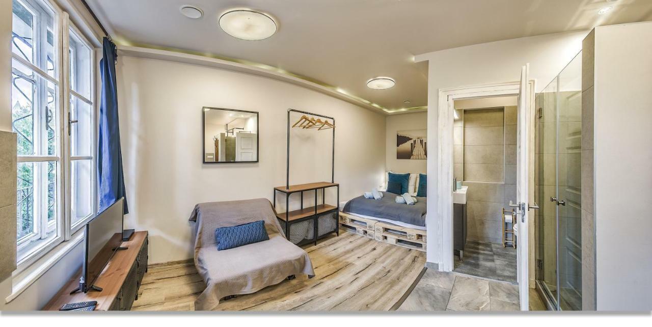 Downtown Boutique Suite Boedapest Buitenkant foto